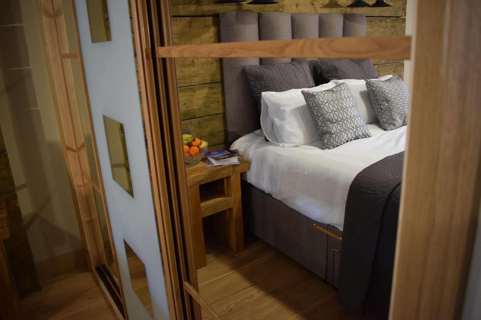 The Corran Motel ออนิค ภายนอก รูปภาพ