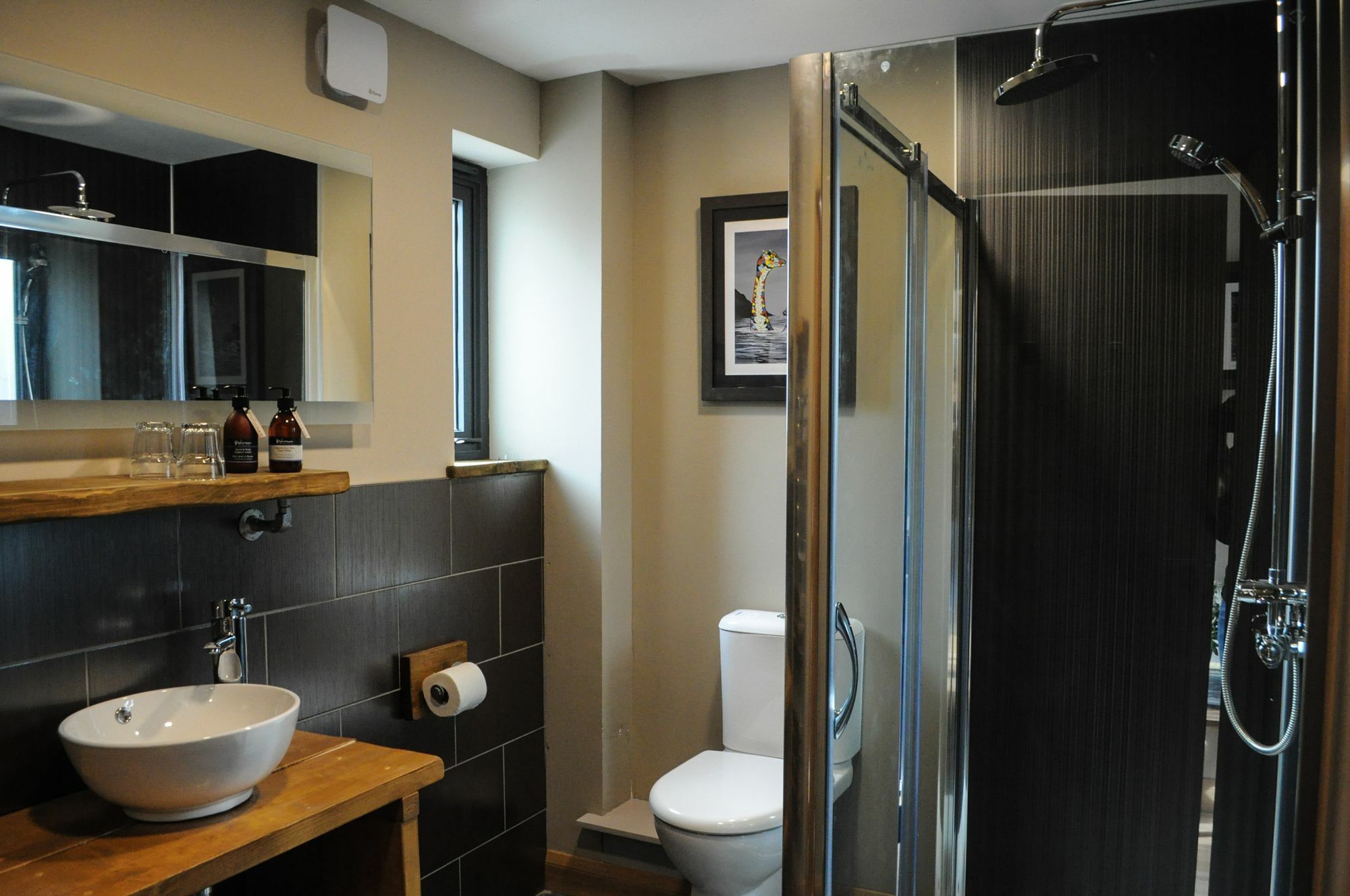 The Corran Motel ออนิค ภายนอก รูปภาพ